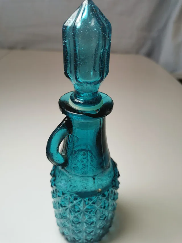 Blue Glass Cruet Vintage Diamond Pattern image indicator(6)