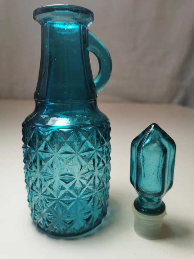 Blue Glass Cruet Vintage Diamond Pattern image indicator(8)