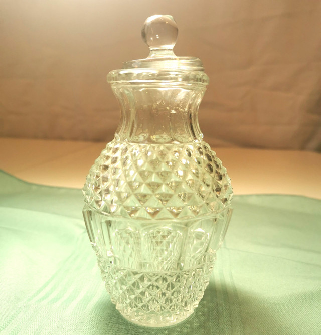 Display Piece Vintage 1980 Glass Pineapple Diamond Point Bulb
