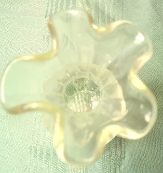 Elegant Clear Glass Vase - Handmade Floral Decor image indicator(2)