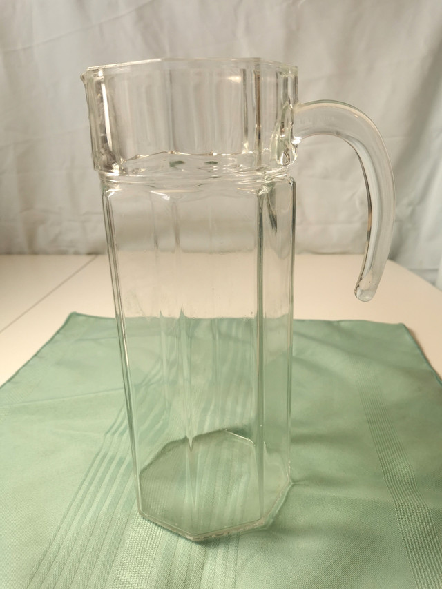 Clear Serving Pitcher Quality Vintage, Early 80s Octagon 1.5 lit - photo 4