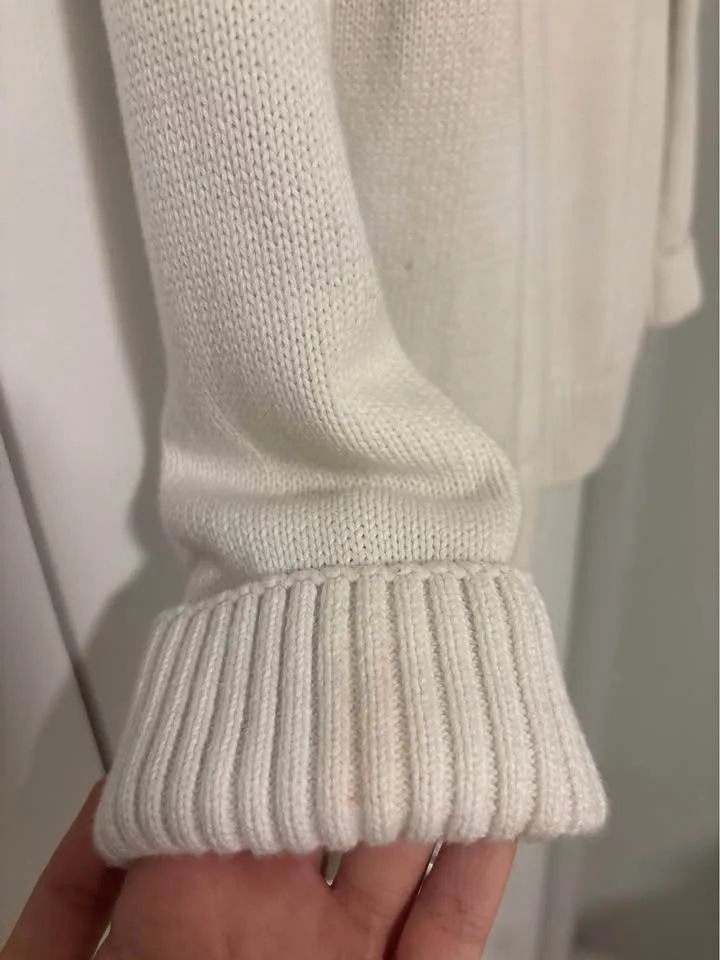 American flag sweater image indicator(2)