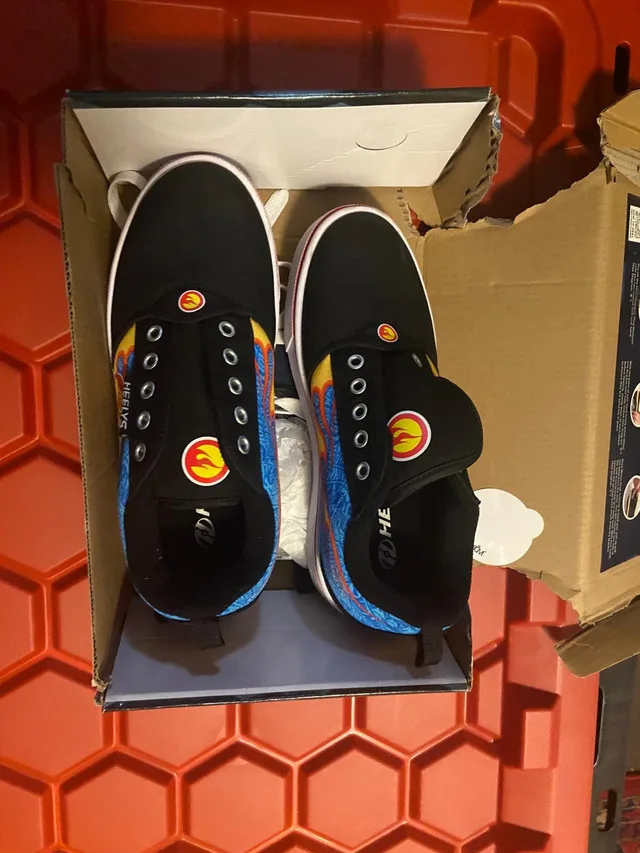 Children Hot Wheels Heely Shoes image indicator(2)