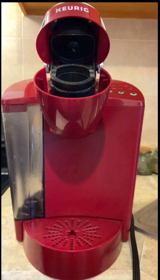 Keurig Coffee Maker - Red - photo 2
