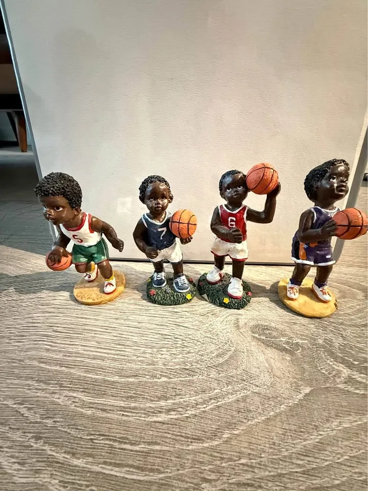 4 figures basketball kids thumbnail