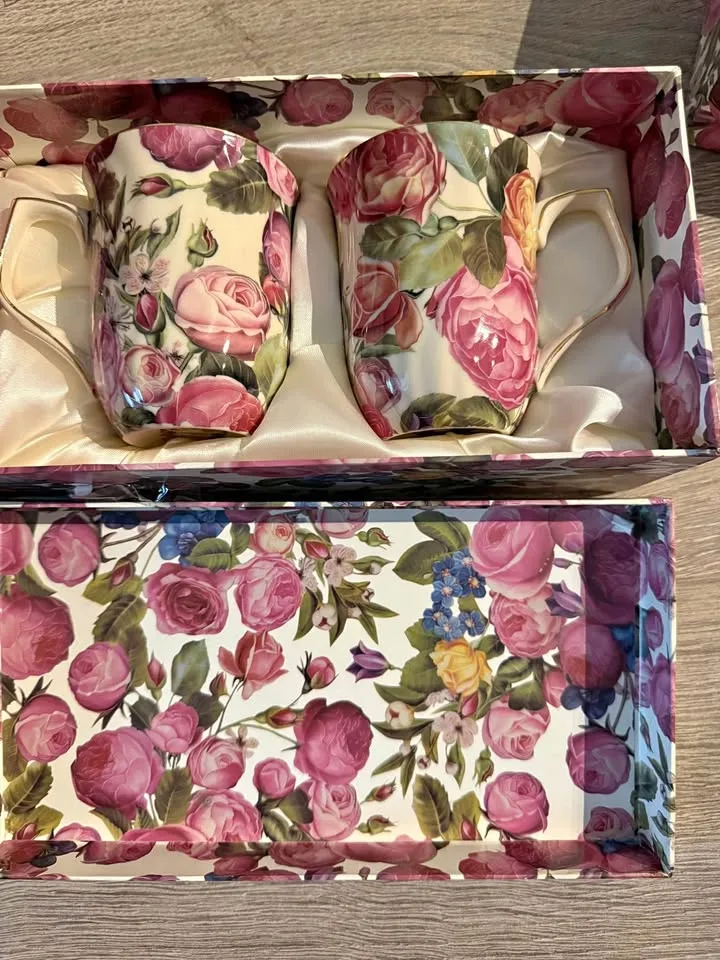 ROYAL ELFREDA FINE CHINA Tea Mug. Roses,new 2 pcs thumbnail