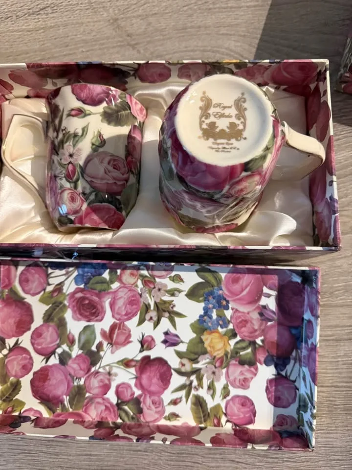 ROYAL ELFREDA FINE CHINA Tea Mug. Roses,new 2 pcs image indicator(2)