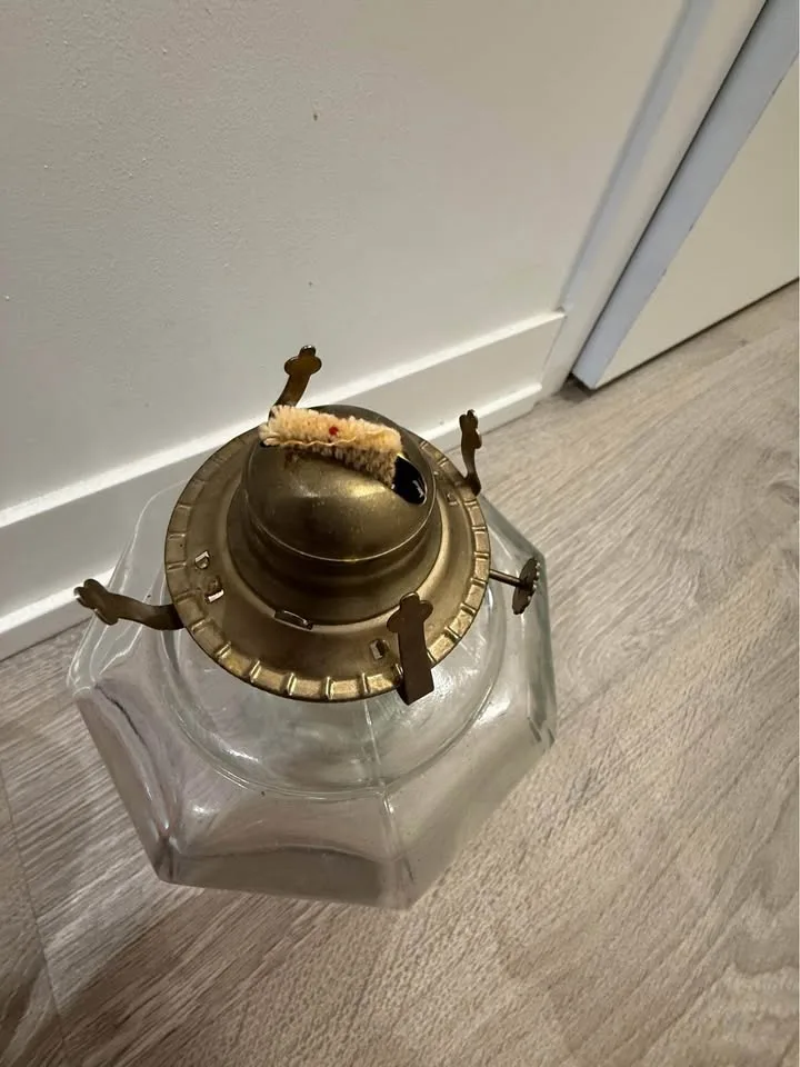 Antique Vintage Clear Heavy Glass Kerosene Oil Lamp image indicator(3)