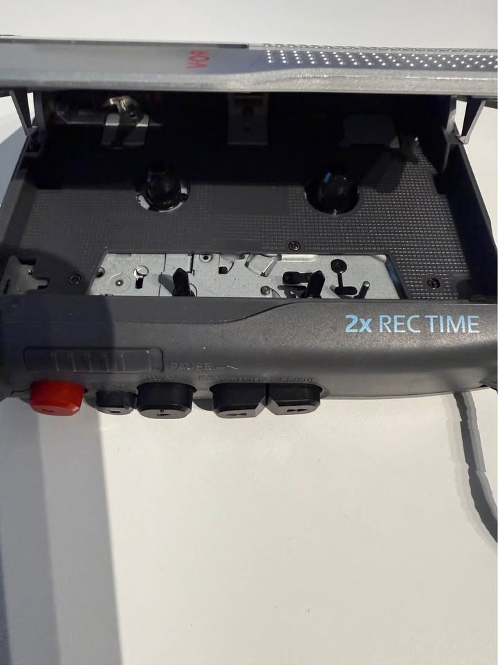 Vintage Sony TCM-200DV Cassette Voice Recorder - photo 5