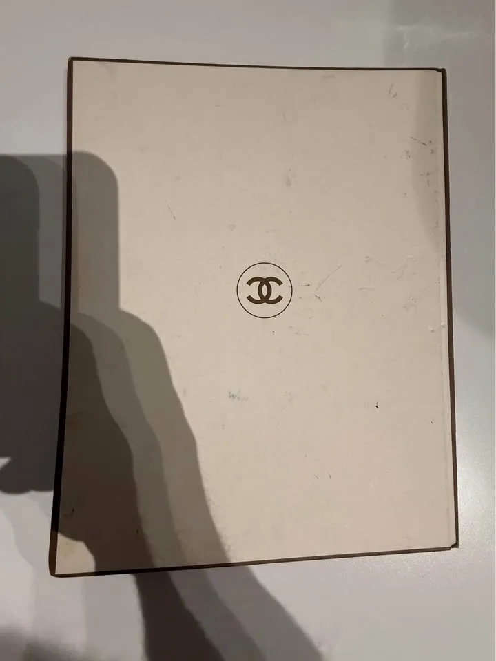 CHANEL Paris 1997 Book Catalog Karen Elson Lagerfeld image indicator(2)