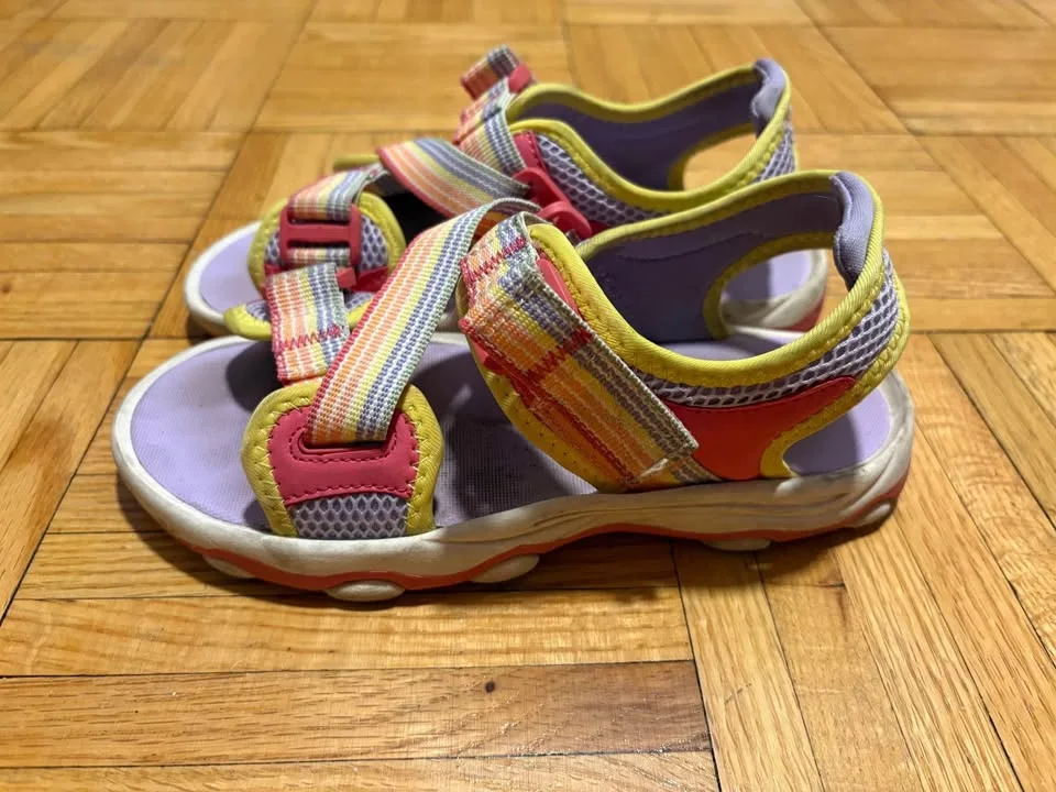 Barely Worn Girl’s Sandals Size 3 image indicator(2)