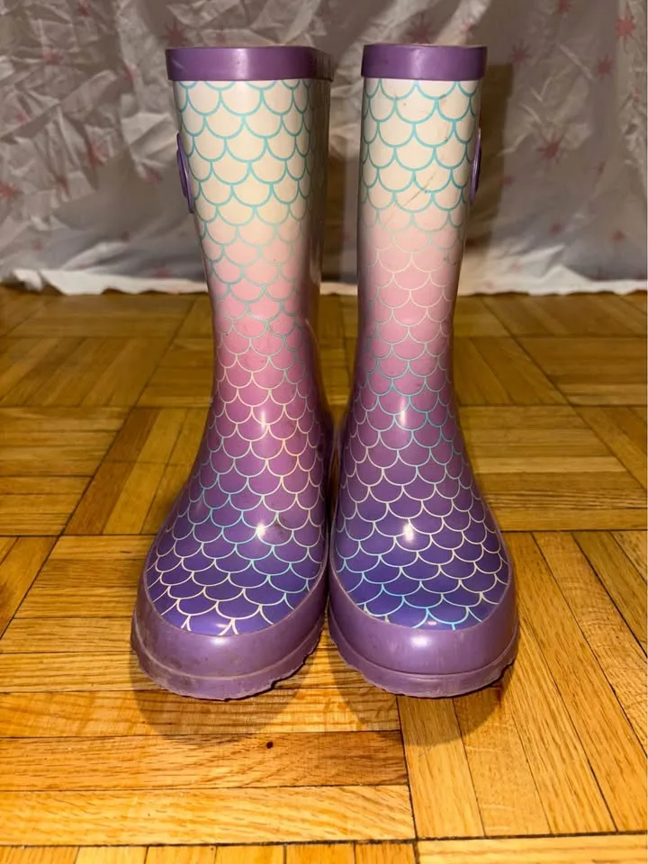 Girl’s Rain Boots Size 3 image indicator(2)