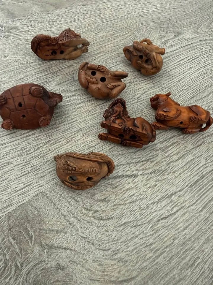 Wooden netsuke set of 7 image indicator(2)
