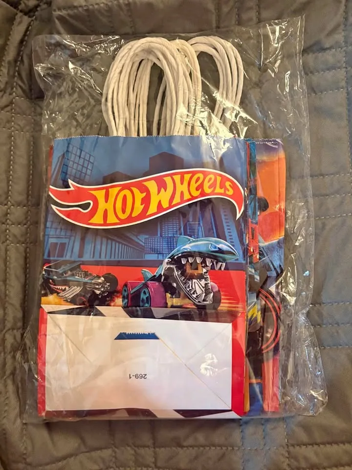 BNIP 12pk of Hotwheels loot bags