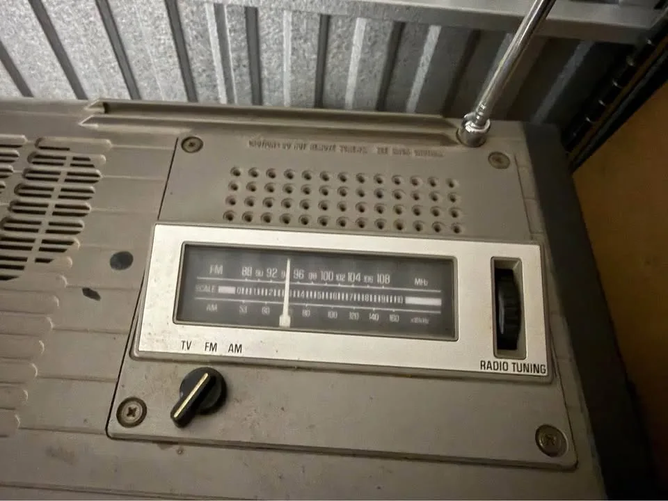 Panasonic Solid State TV Model TR-515 1979 Portable image indicator(4)