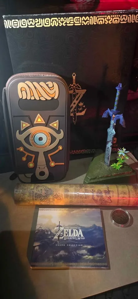 Zelda BOTW Master Sword Collector's Edition - No Game image indicator(2)