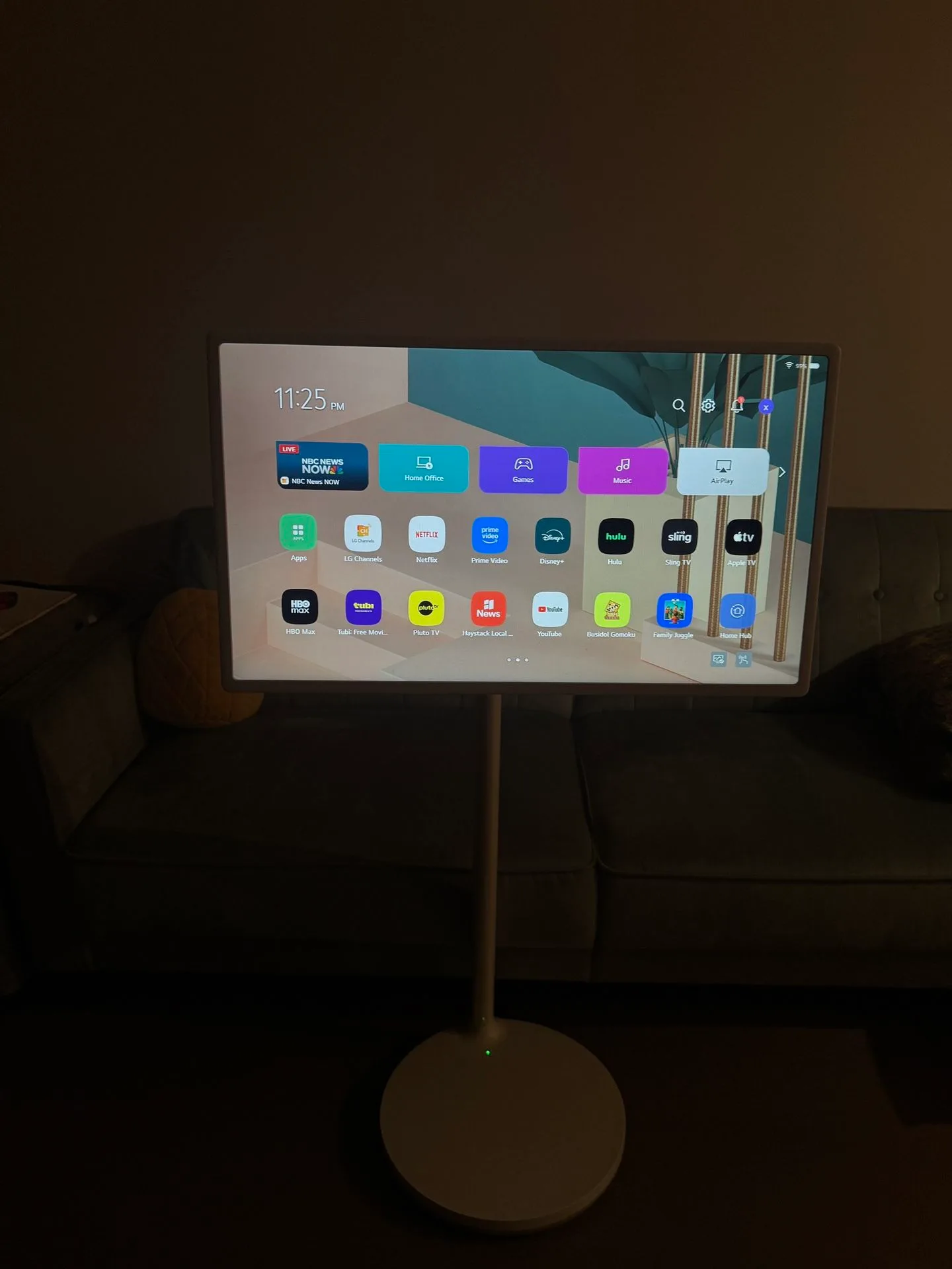 LG StandbyME 27” Touchscreen Smart TV – Excellent Condition image indicator(2)