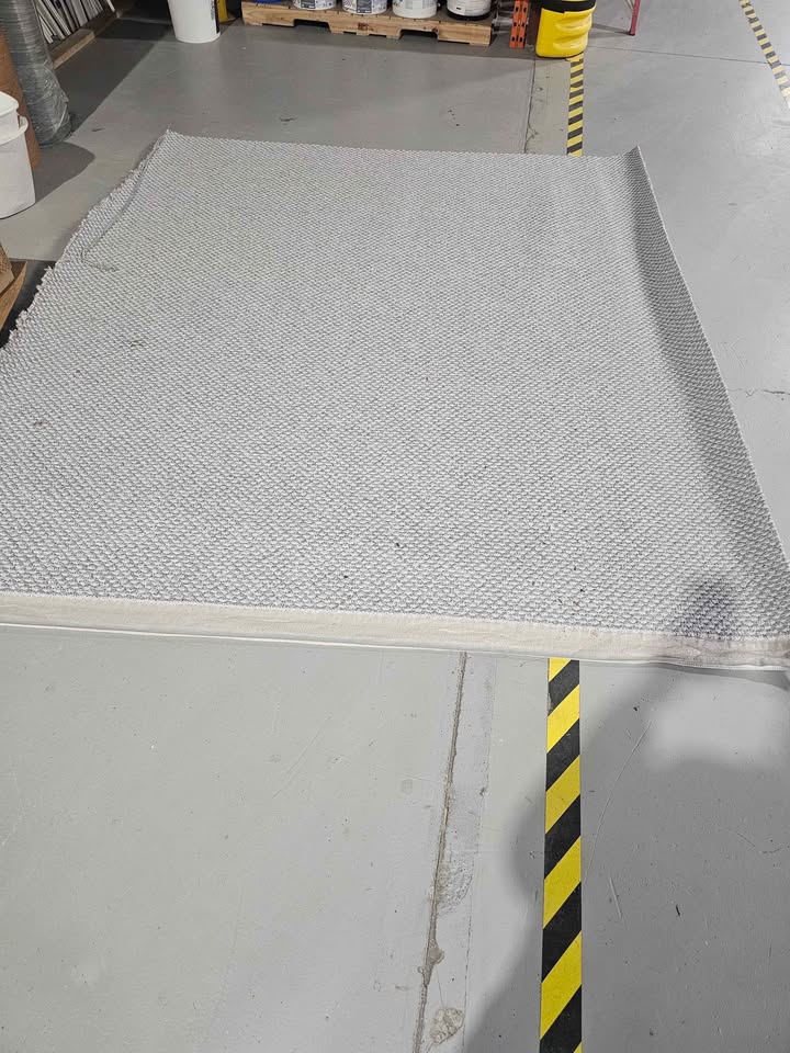 Carpet piece 8ft7 X 7ft9 - photo 4