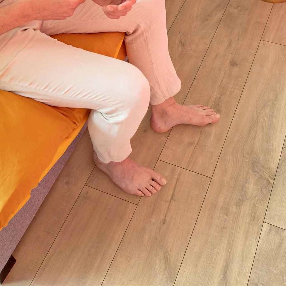 Laminate quick step floor 154 sqft