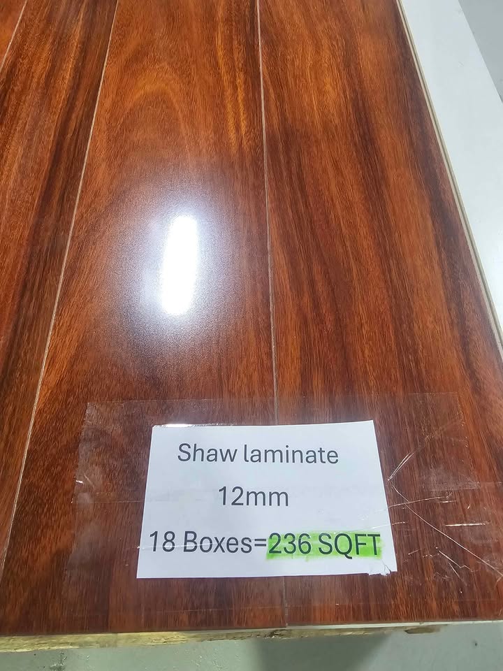 LAMINATE FLOOR 12mm 18 boxes 236 sqft - photo 2