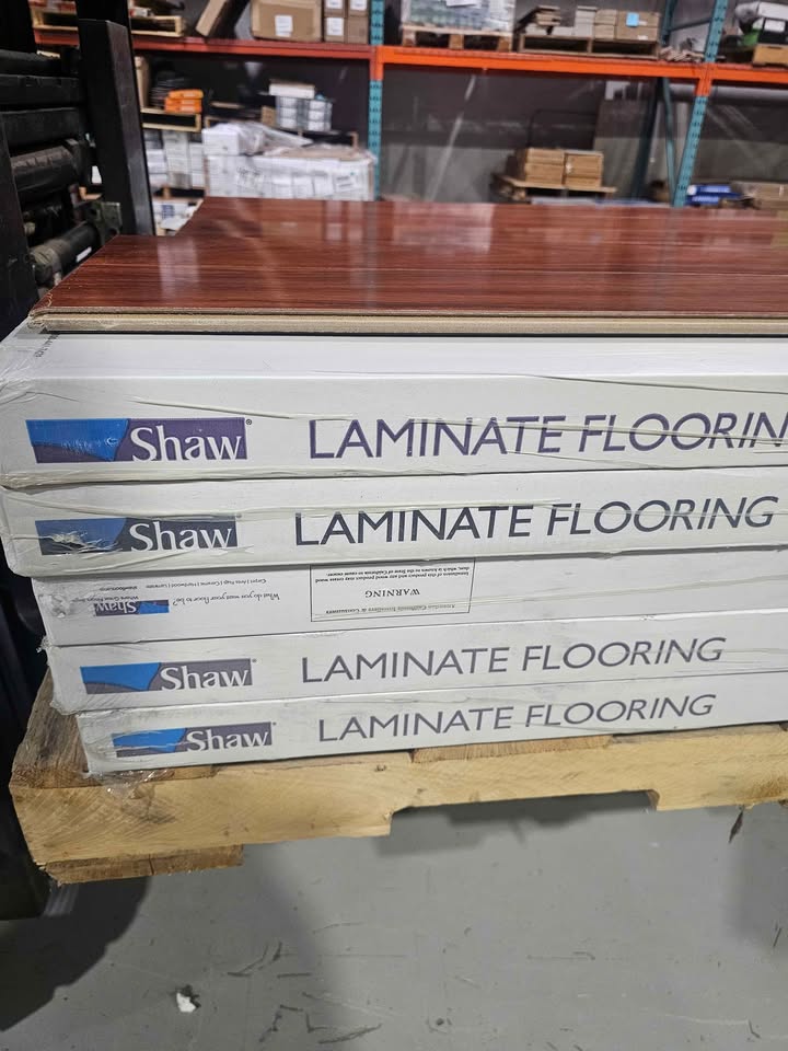 LAMINATE FLOOR 12mm 18 boxes 236 sqft - photo 5