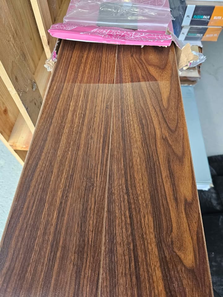 One box of laminate wall decor - photo 2