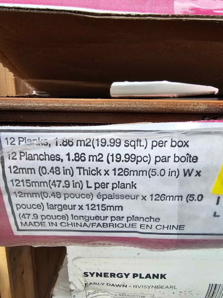 One box of laminate wall decor - photo 4