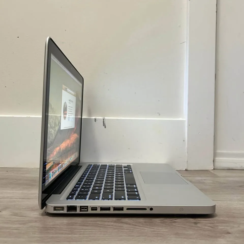 2011 MacBook Pro (i5/8GB/160GB) image indicator(3)