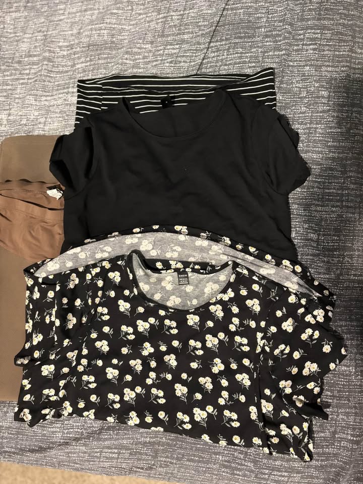 Maternity Clothes L/XL - photo 2