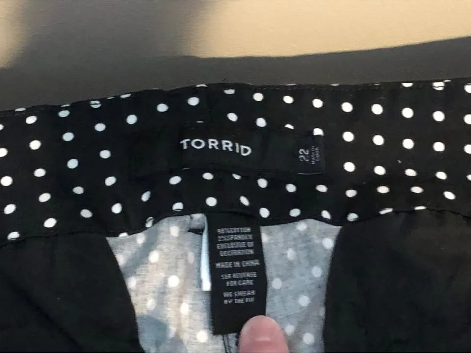 Torrid Black and White Polka Dot Shorts, Size 22 image indicator(3)