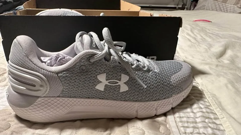 new woman shoes 8 sz and 8 1/2 sz image indicator(4)