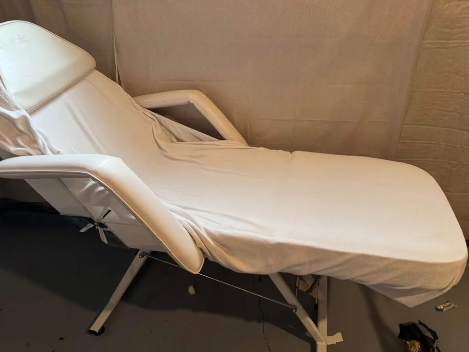 Lash/Tattoo Bed image indicator(3)