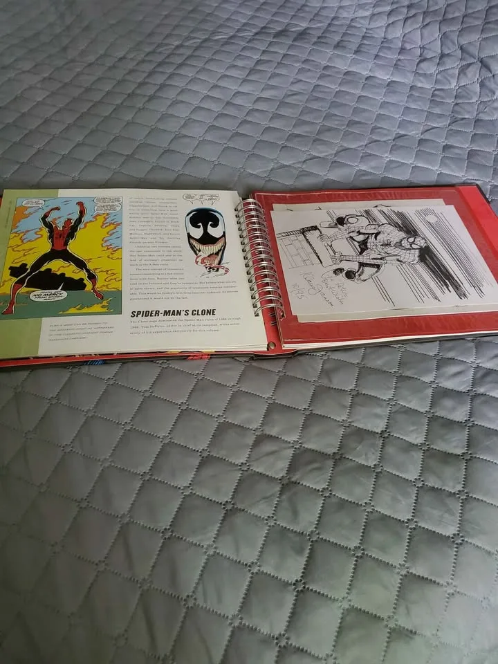 Marvel & Spiderman Vault Books image indicator(3)