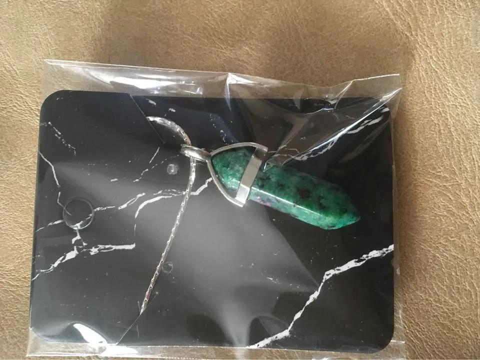 Stone pendant on chain image indicator(3)