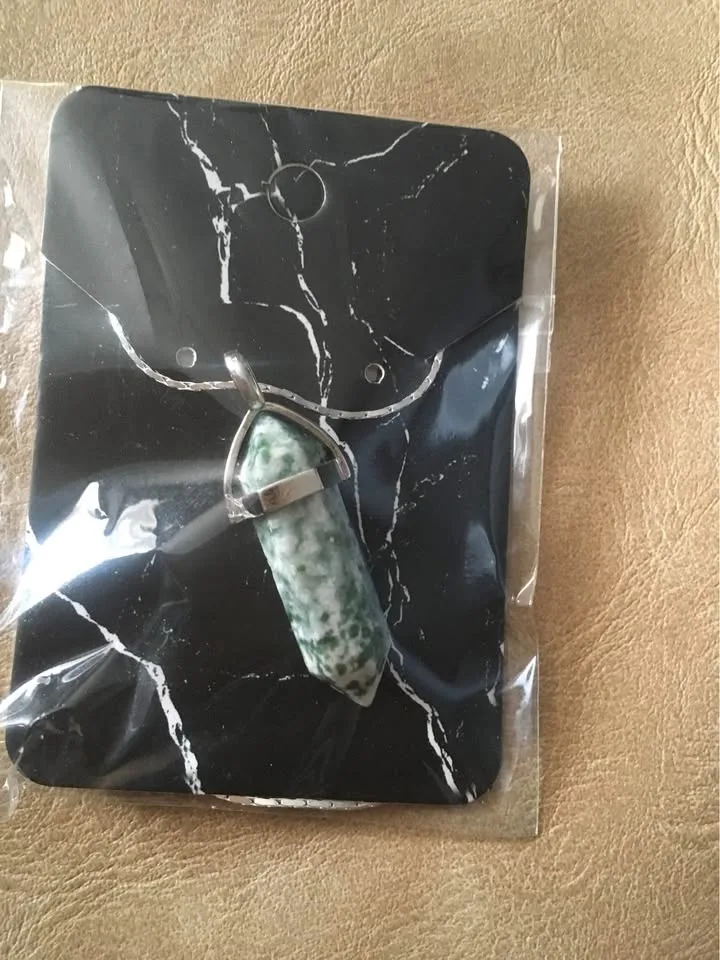 Stone pendant on chain image indicator(4)