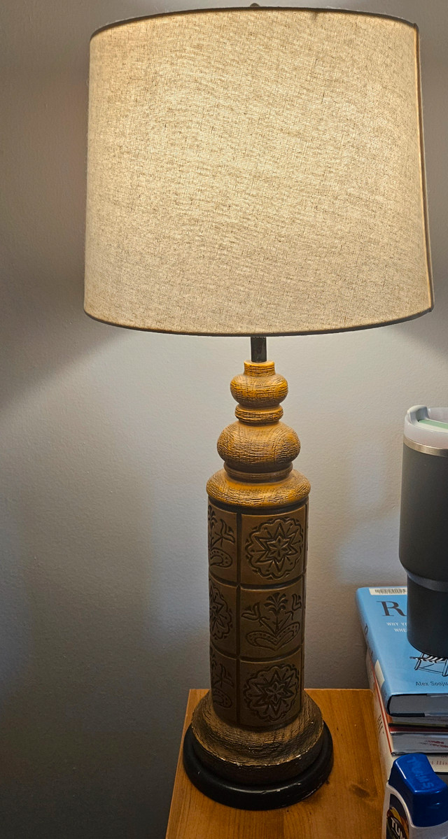 Bedside Table Lamps - Carved - photo 2