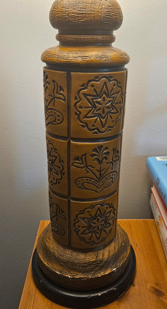 Bedside Table Lamps - Carved - photo 3