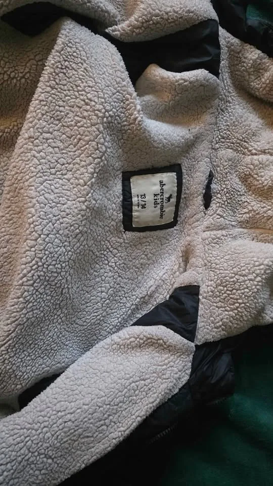 Euc boys size 13/14 winter jacket image indicator(2)