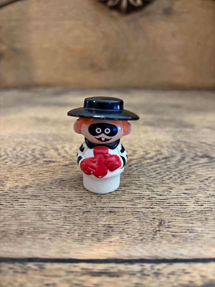 Vintage Fisher Price Little People #2552 McDonalds Hamburglar Fi