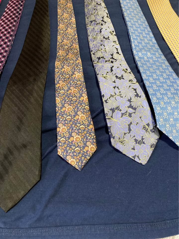 neckties 10 apiece or all for 50  read description - photo 3