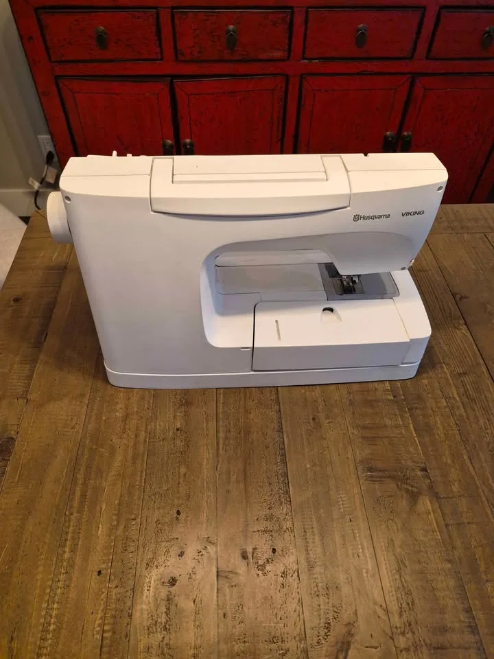 Husqvarna Viking Designer SE Sewing Machine image indicator(3)