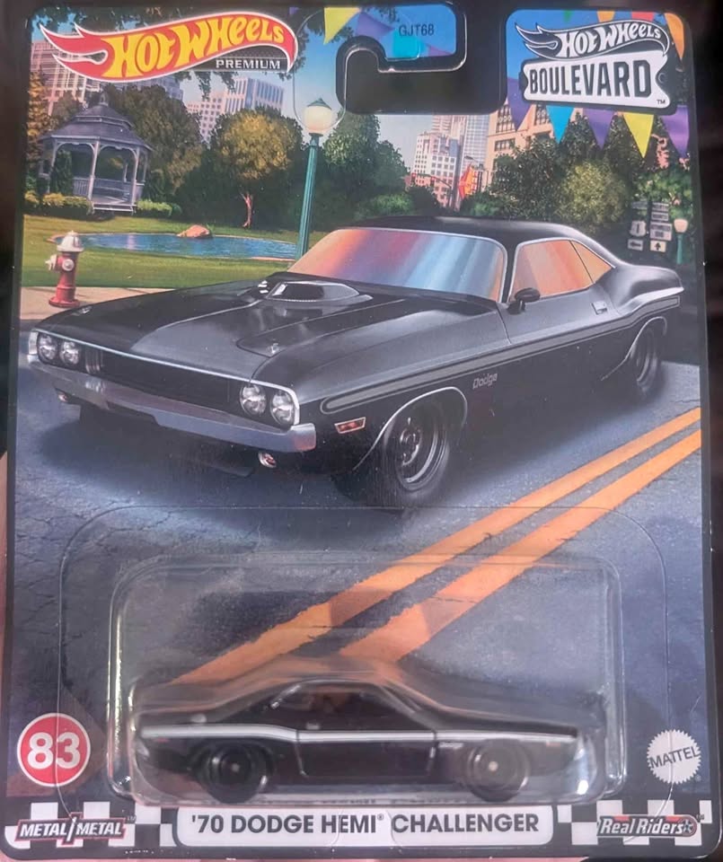 Hot Wheels Premium '23: Boulevard #83 '70 Dodge Hemi Challenger