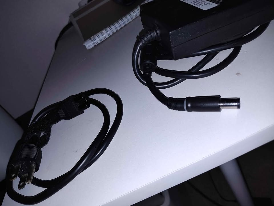 Dell 130 W 19.5 Volts Laptop Charger / Adapter - photo 3