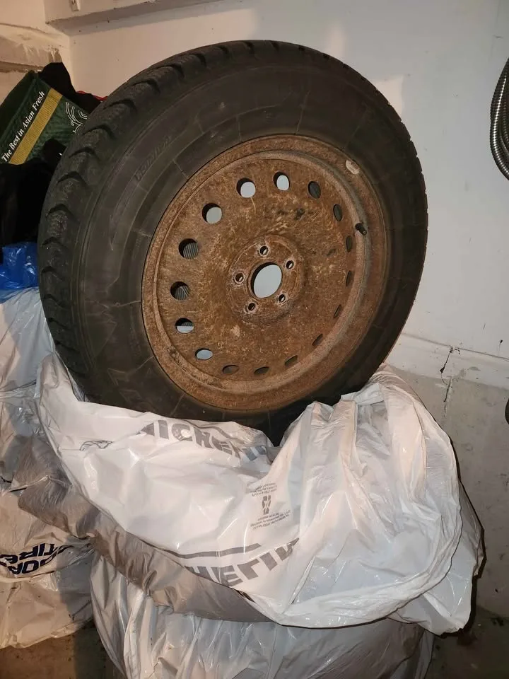 Winter Tires 235 65 R18 Rovelo w/ steel rims (used) - full set ( image indicator(5)