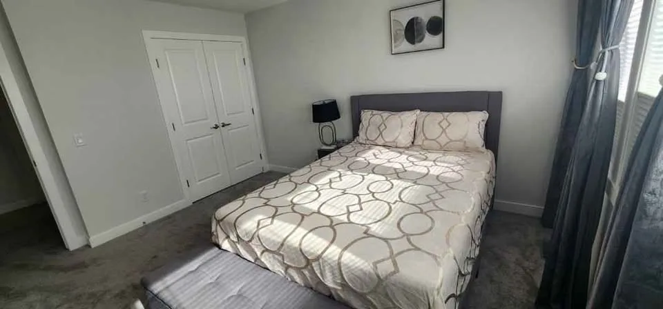 2 Bedrooms available (in a 3 Bed 2.5 Bath; Front Drive home) image indicator(5)