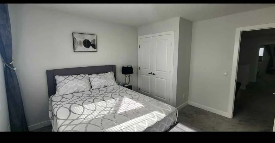 2 Bedrooms available (in a 3 Bed 2.5 Bath; Front Drive home) image indicator(8)