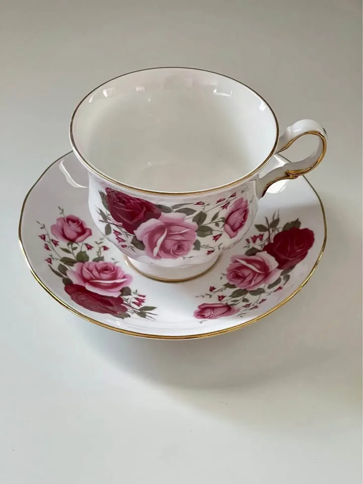 Royal Albert Queen Anne Teacup & Saucer