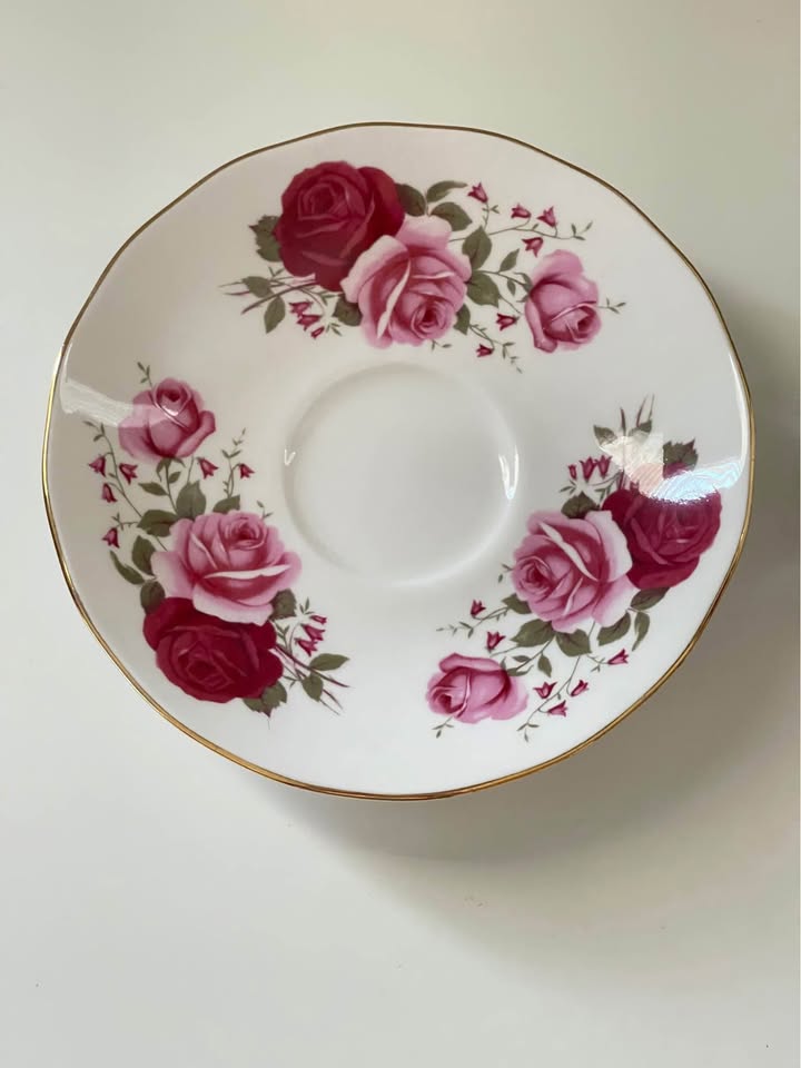 Royal Albert Queen Anne Teacup & Saucer - photo 3