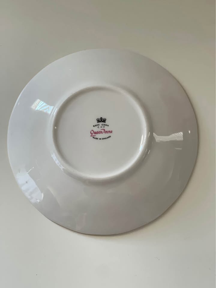 Royal Albert Queen Anne Teacup & Saucer - photo 4