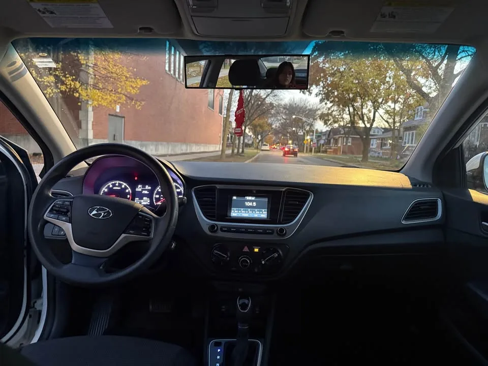 2018 Hyundai Accent image indicator(10)